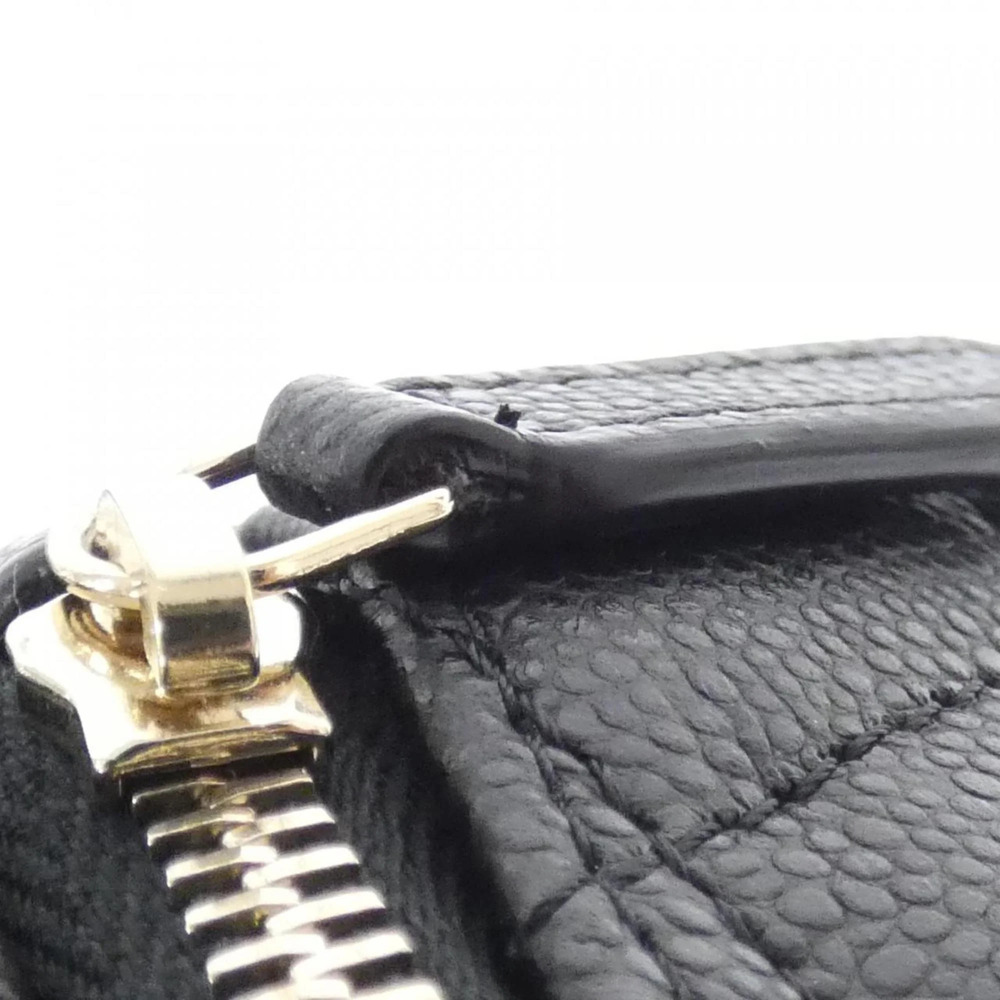 CHANEL Black Pouch - Picture 5 of 6